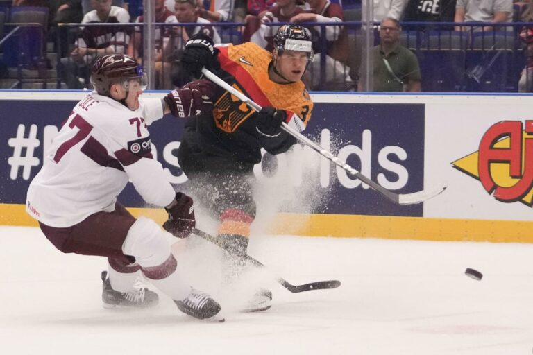 Peterka trifft beim 8:1-Sieg gegen Lettland bei der Eishockey-WM zwei Mal für Deutschland